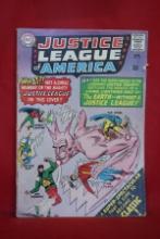 JUSTICE LEAGUE #37 | KEY 1ST MR TERRIFIC IN SILVER AGE! | *SEE PICS - BOTTOM STAPLE DET - CVR ISSUES