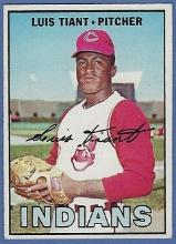 1967 Topps #377 Luis Tiant Cleveland Indians