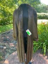 Beautiful Natural Beaver fur coat, full length, still has a new smell, Sleeve is 27 inches, length 5