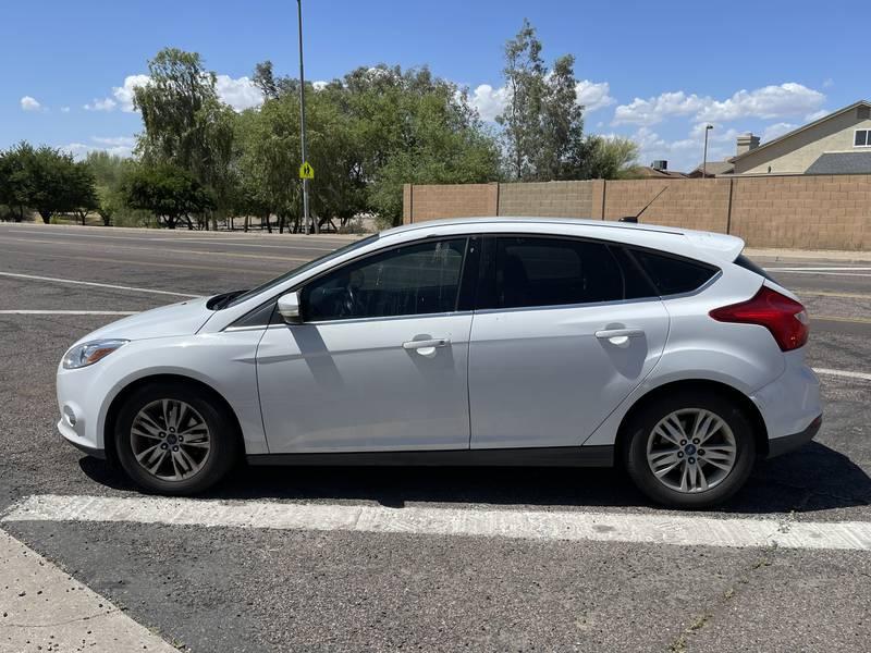 2012 Ford Focus SEL 4 Door Hatchback