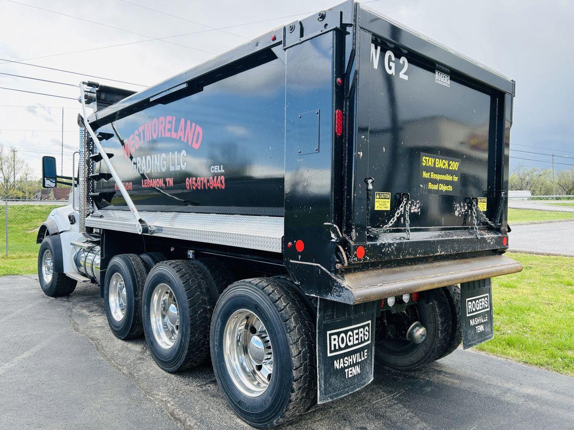 2023 KENWORTH T880 Tri-Axle Dump Truck