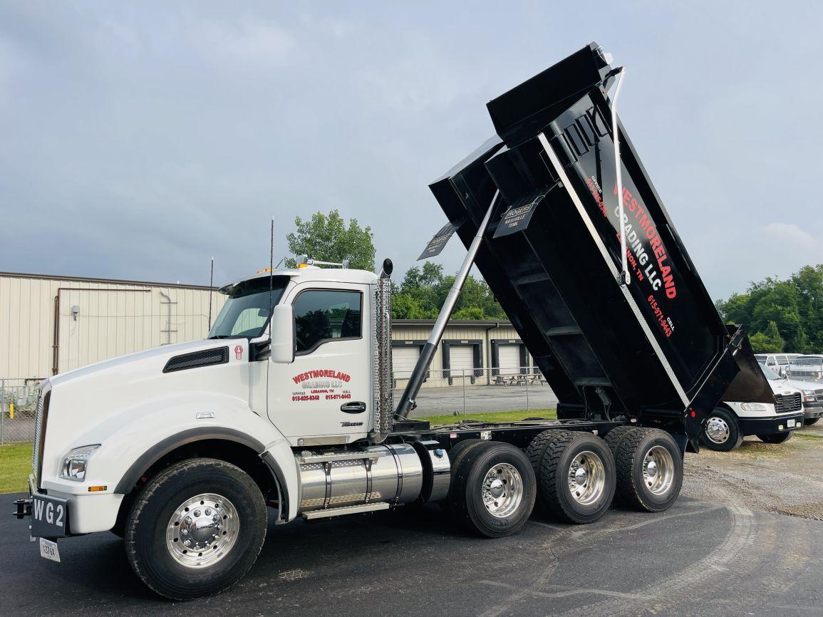 2023 KENWORTH T880 Tri-Axle Dump Truck