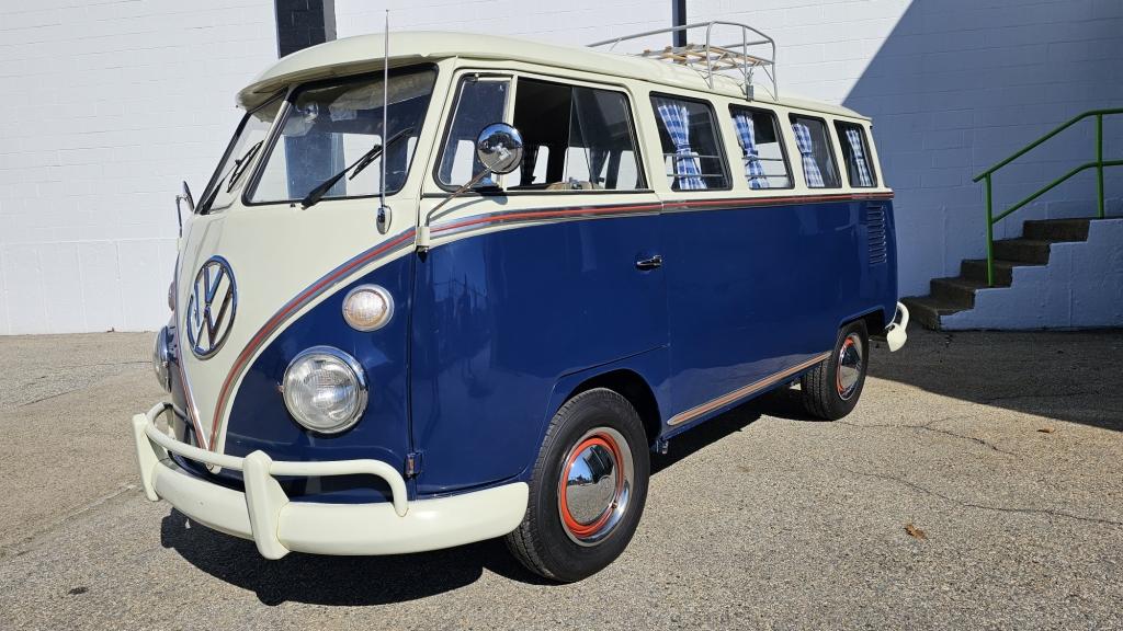 1968 Volkswagen 13 Window Bus