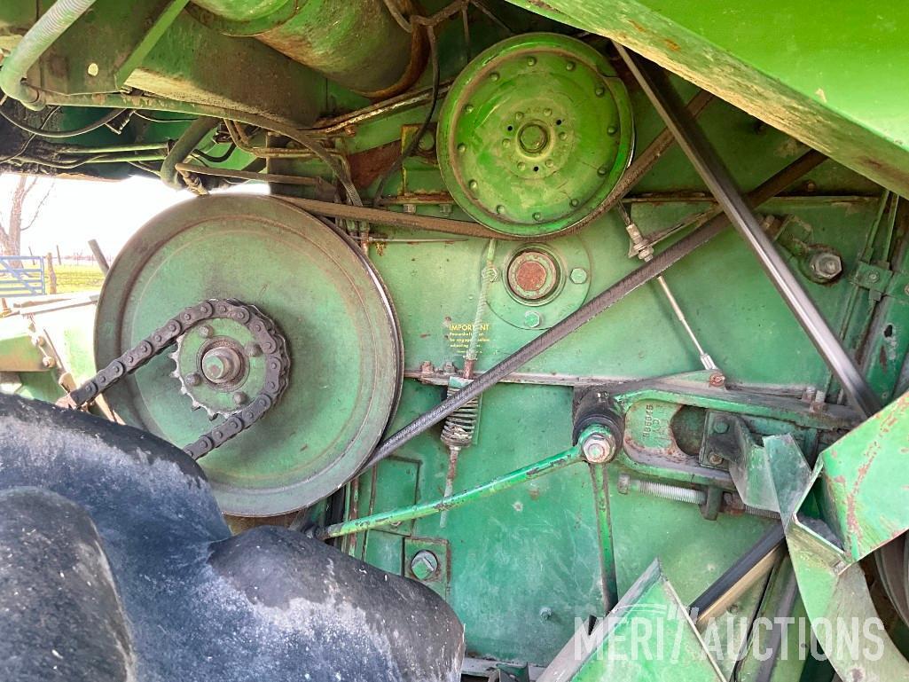 John Deere 4400 diesel combine