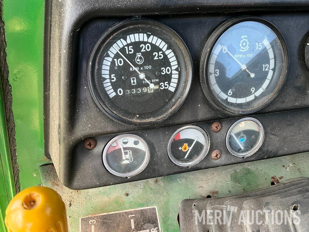 John Deere 4400 diesel combine