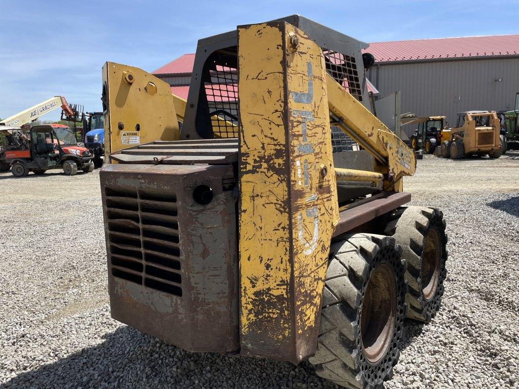 Gehl 3825 Wheel Skid Loader