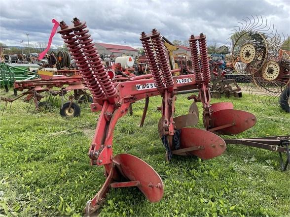 Massey Ferguson MF345 Plow