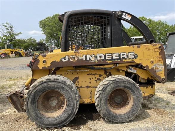 John Deere 240 Skid Loader