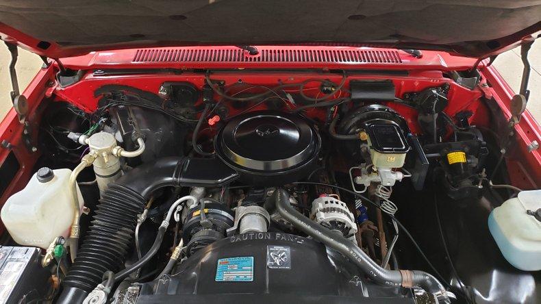 1991 Chevrolet Suburban, 5.7 V8, Cold AC!