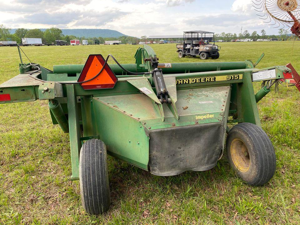 John Deer 915 Tractor Hay mower