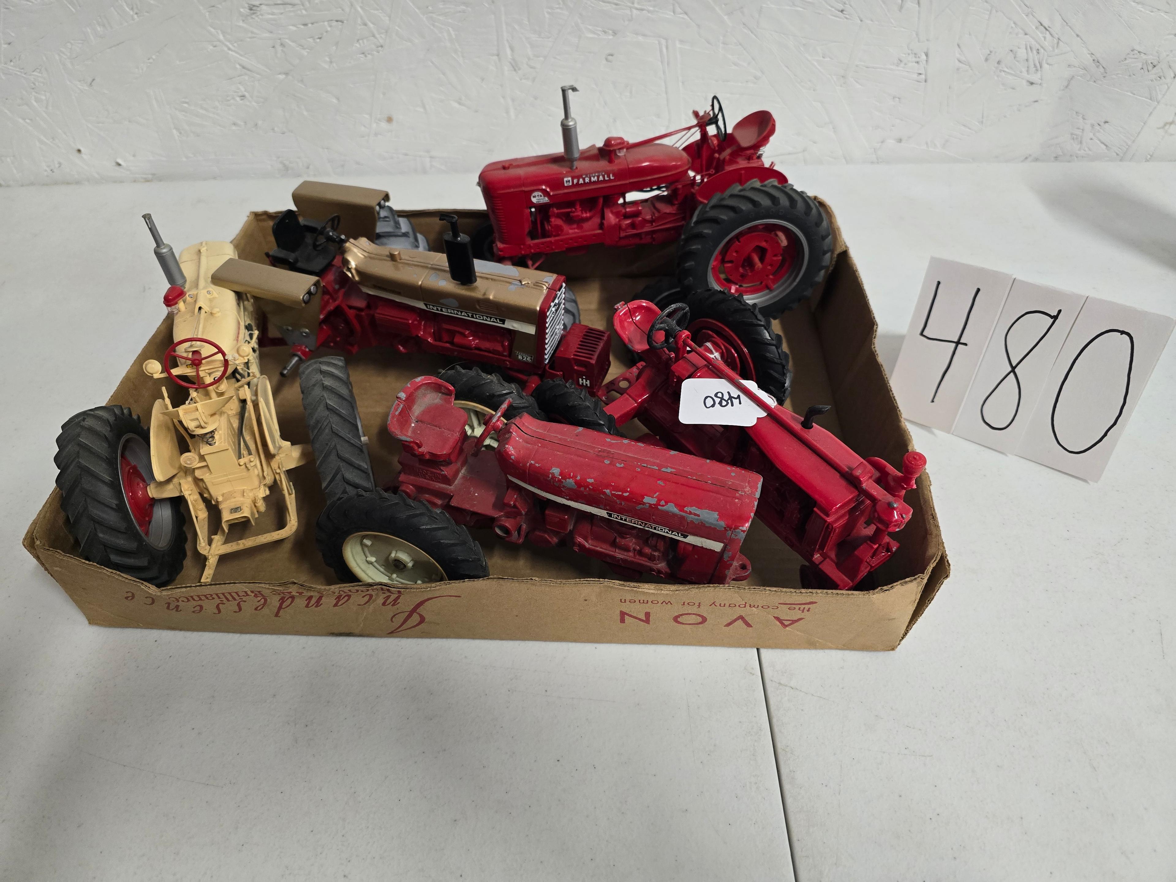 Set of 5 project tractors IH