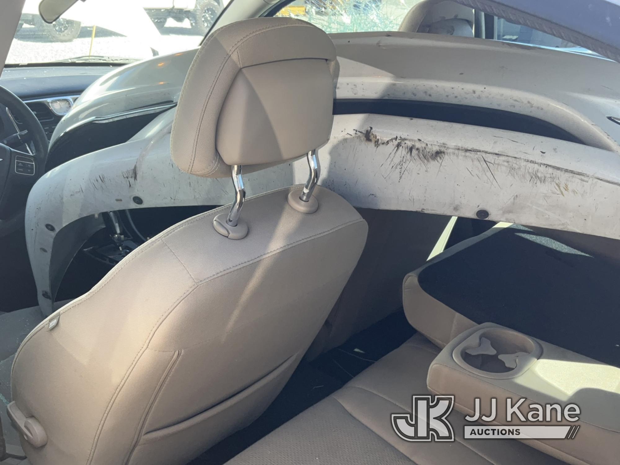 (Las Vegas, NV) 2014 Chrysler 200 Towed In, Broken Side Windows Wrecked, Missing Parts, Jump To Star