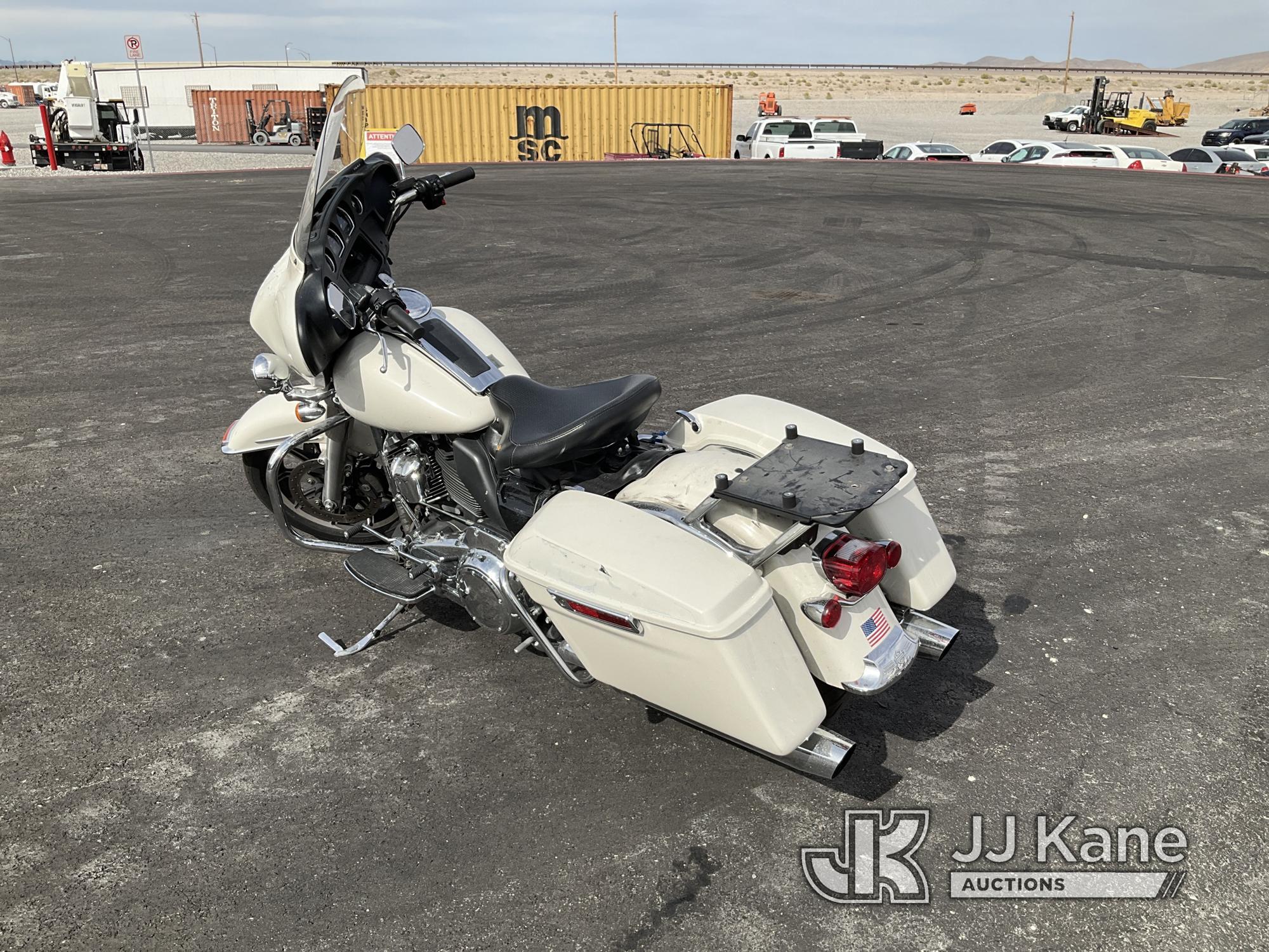 (Las Vegas, NV) 2017 Harley-Davidson FLHTP Police Runs & Moves