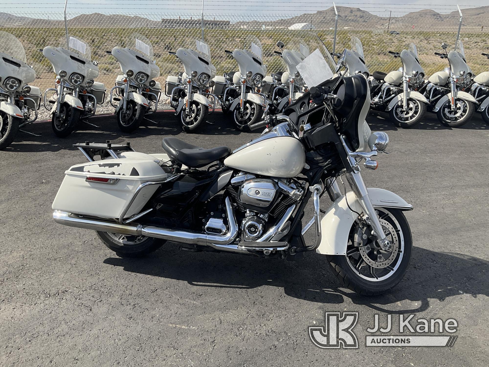 (Las Vegas, NV) 2017 Harley-Davidson FLHTP Police Jump To Start, Runs & Moves