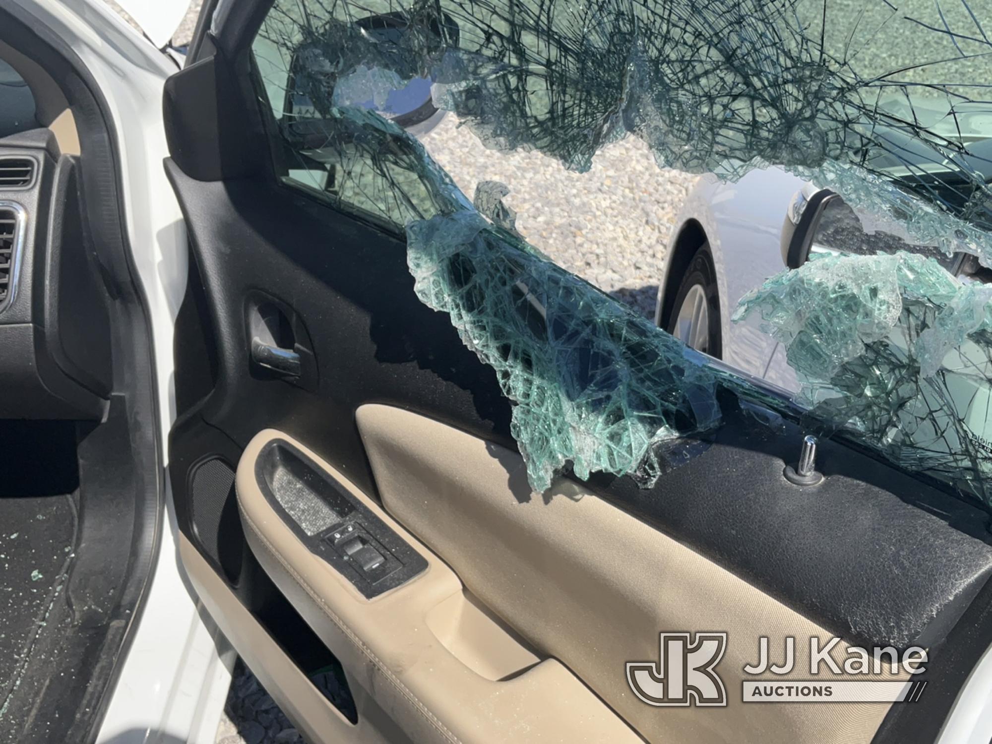 (Las Vegas, NV) 2014 Chrysler 200 Towed In, Broken Side Windows Wrecked, Missing Parts, Jump To Star