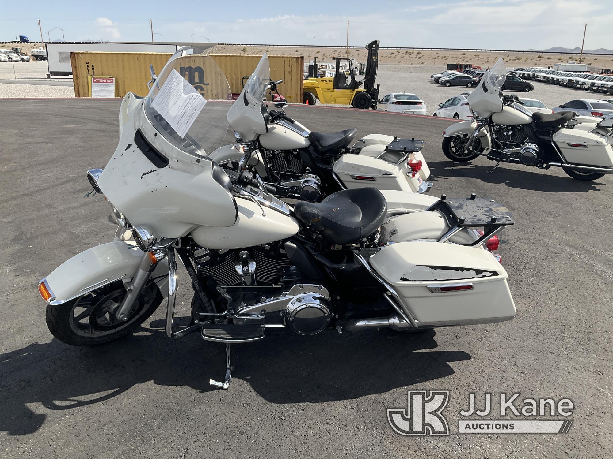 (Las Vegas, NV) 2017 Harley-Davidson FLHTP Police Jump To Start, Runs & Moves