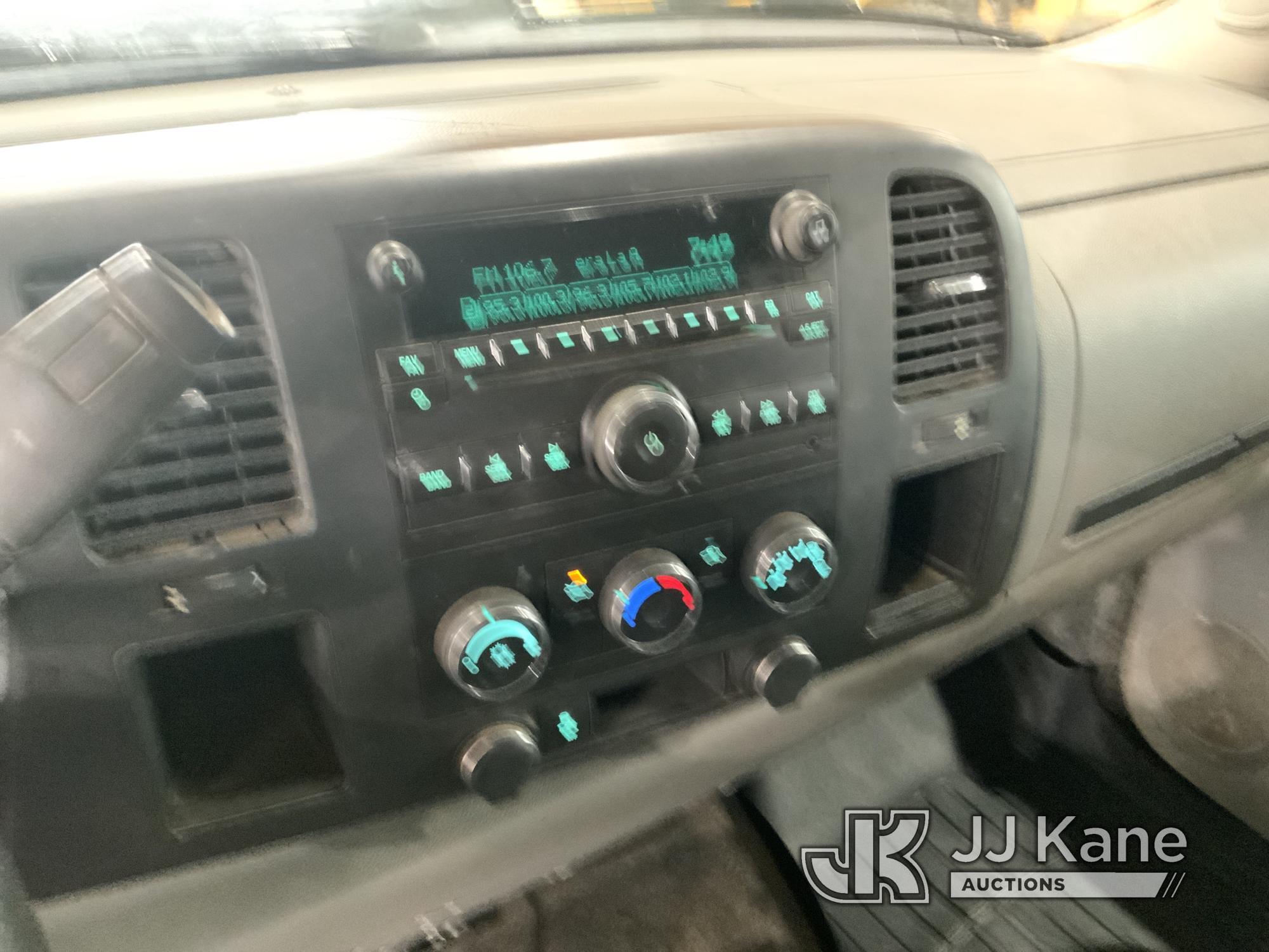 (Aubrey, TX) 2012 GMC Sierra 2500HD Extended-Cab Pickup Truck Runs & Moves) (Body damage