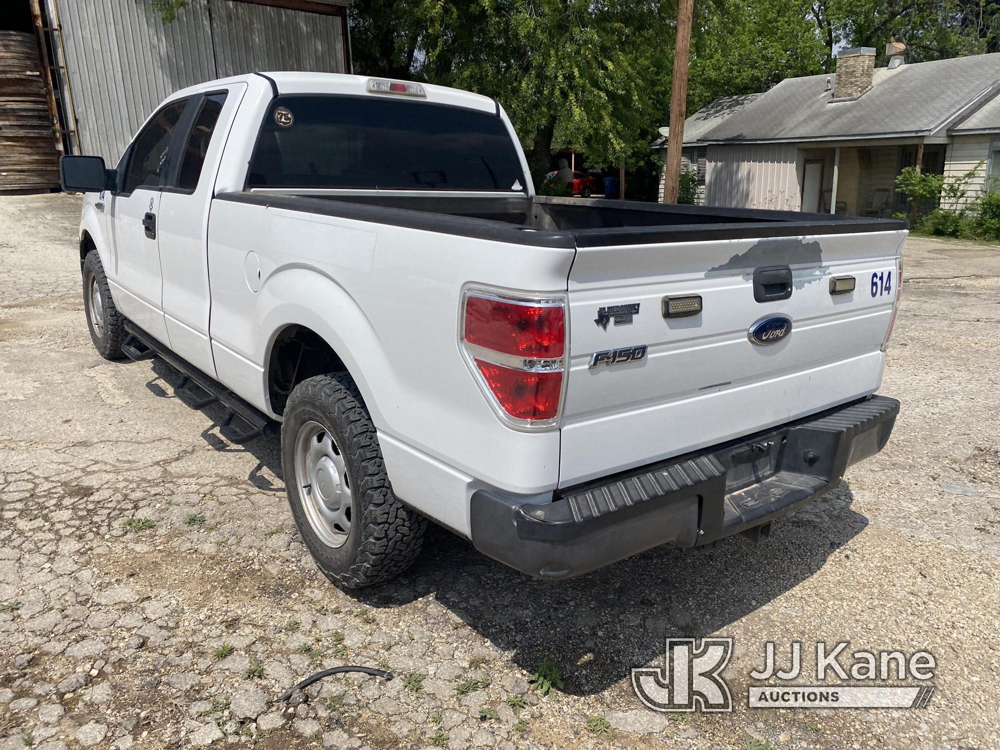 (San Antonio, TX) 2010 Ford F150 Extended-Cab Pickup Truck Runs & Moves