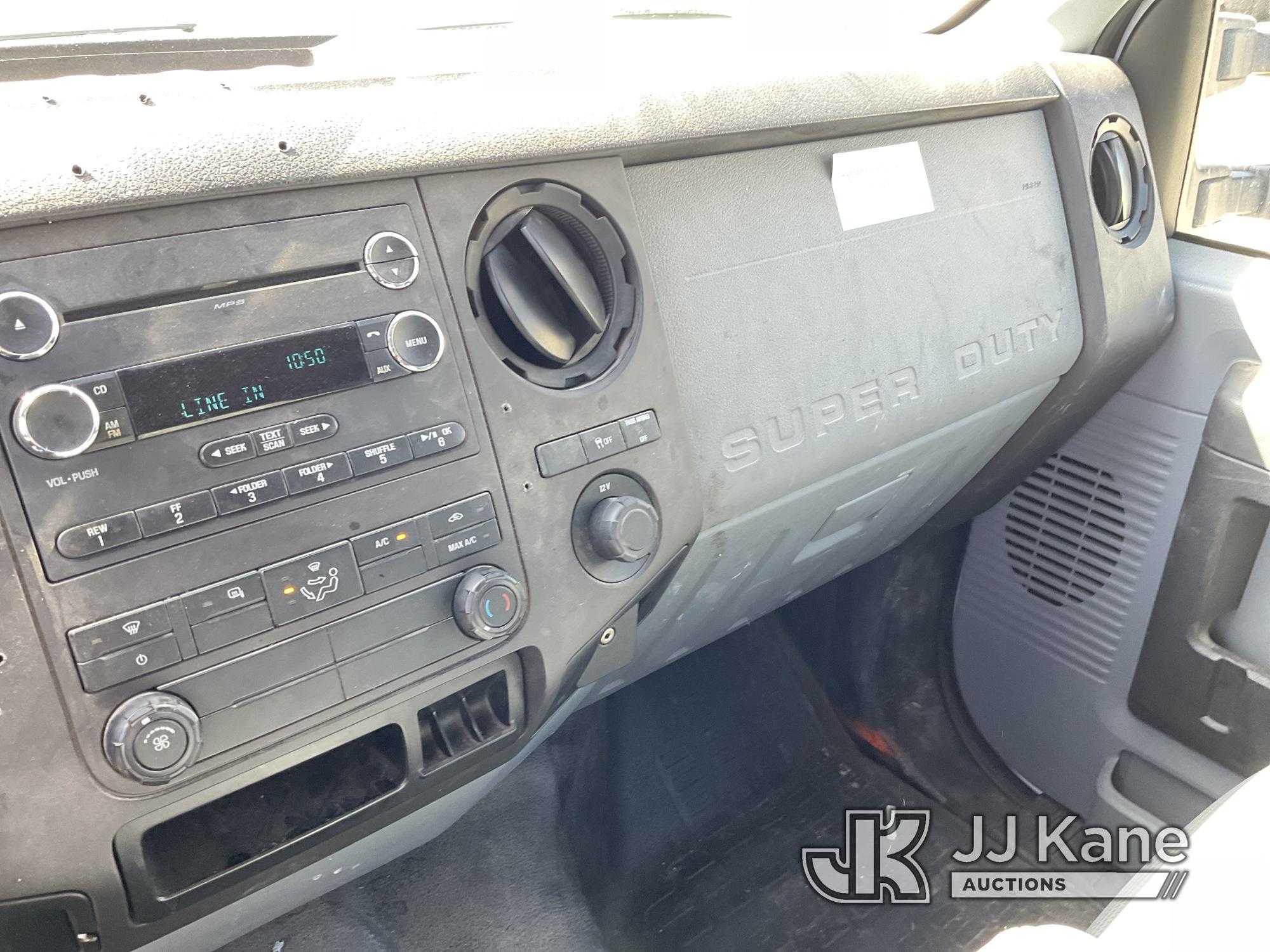 (Hondo, TX) 2013 Ford F250 4x4 Extended-Cab Pickup Truck Runs & Moves) (Check Engine Light Is On
