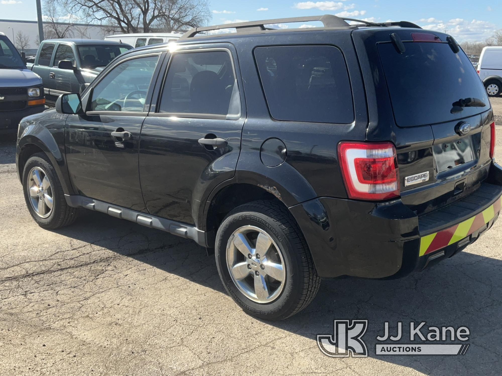 (South Beloit, IL) 2012 Ford Escape AWD Sport Utility Vehicle Runs & Moves) (Jump to Start-Needs Bat