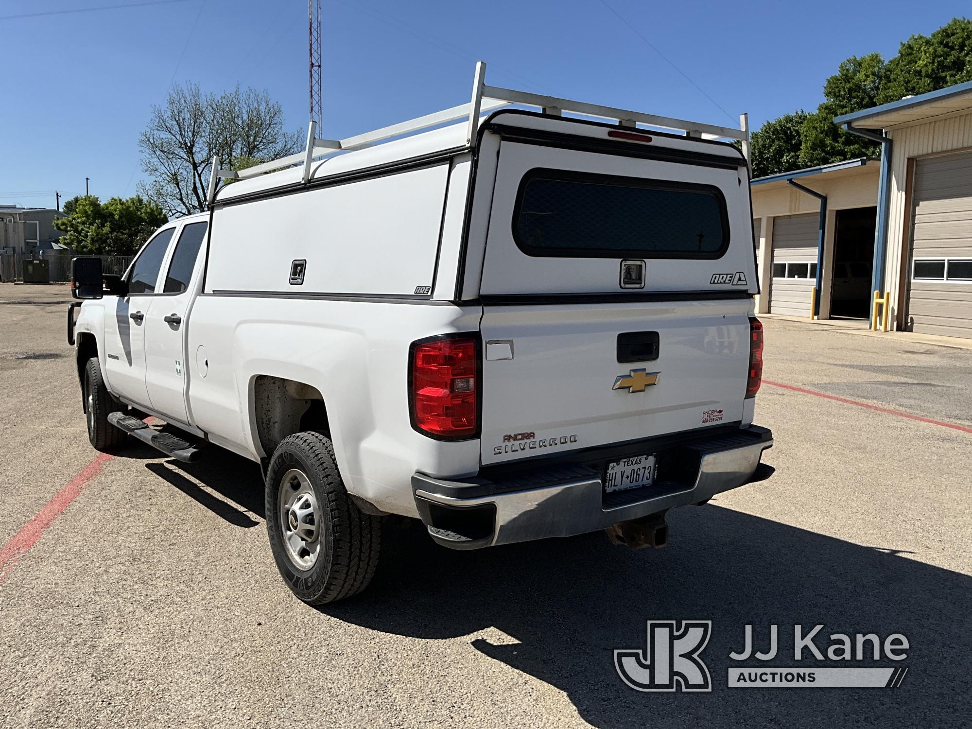 (Hondo, TX) 2016 Chevrolet Silverado 2500HD Extended-Cab Enclosed Service Truck Runs & Moves