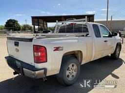 (Hondo, TX) 2013 Chevrolet Silverado 1500 4x4 Extended-Cab Pickup Truck Runs & Moves) (Jump To Start