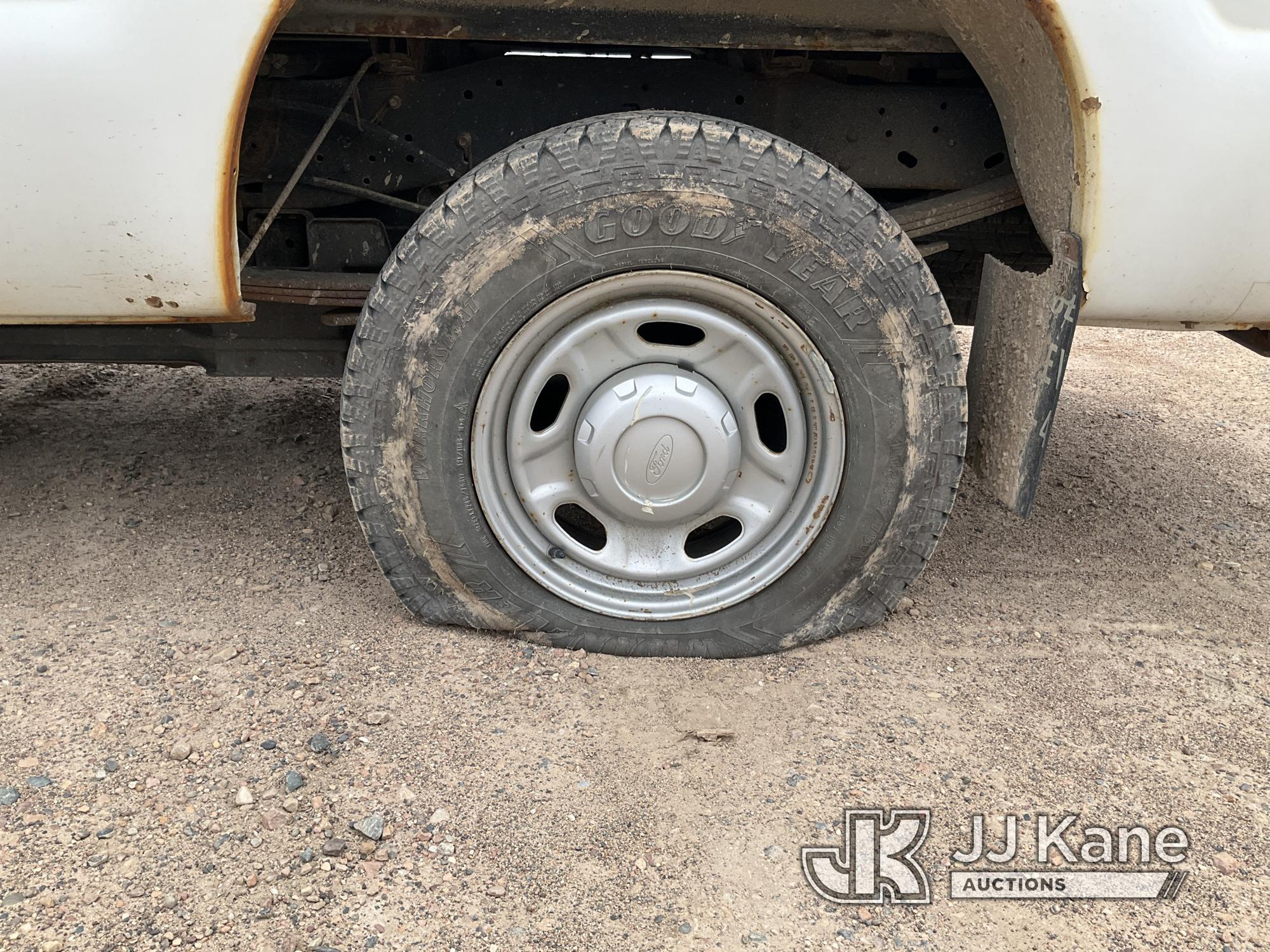 (Shakopee, MN) 2012 Ford F250 4x4 Extended-Cab Pickup Truck Runs & Moves) (Flat tire (1), Vehicle Ar