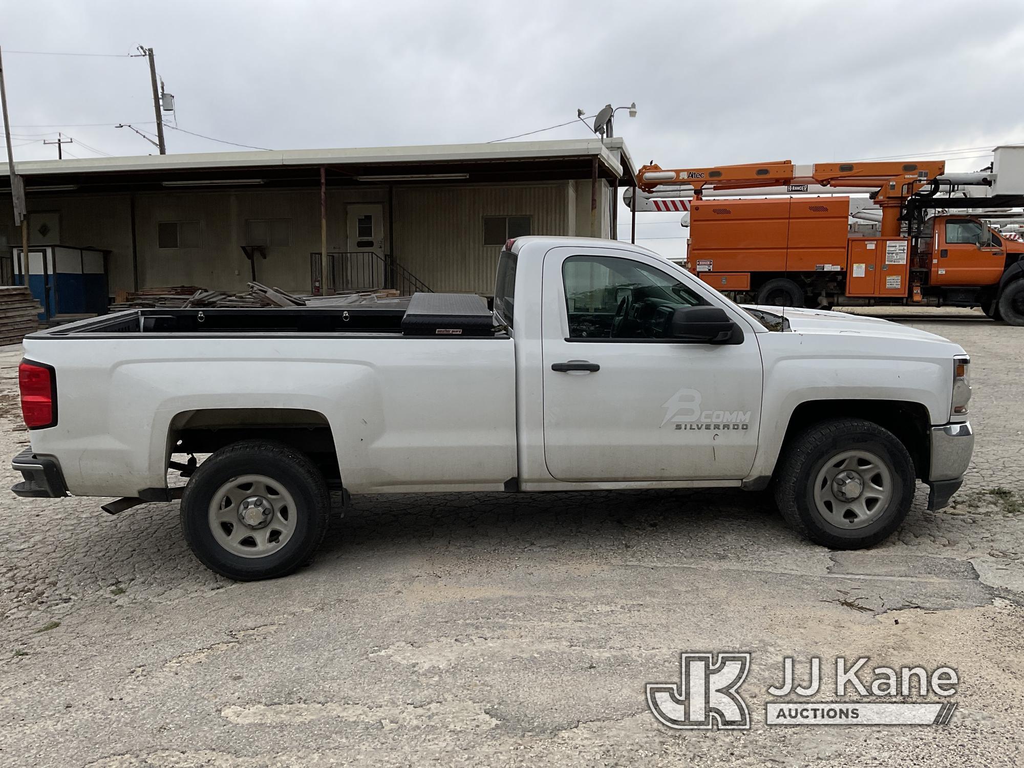 (San Antonio, TX) 2018 Chevrolet Silverado 1500 Pickup Truck Runs & Moves. Service tire monitor Syst
