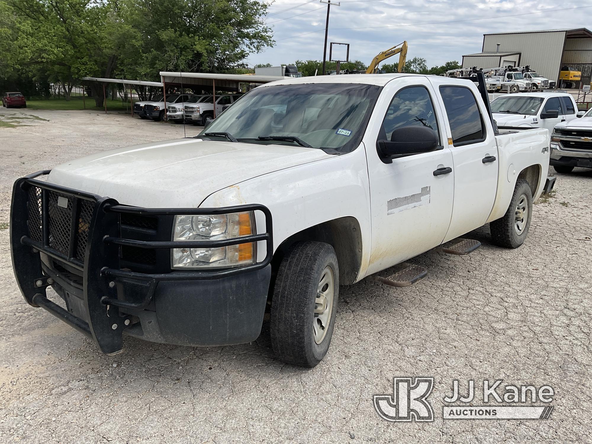 (San Antonio, TX) 2013 Chevrolet Silverado 1500 4x4 Crew-Cab Pickup Truck Runs Rough & Moves) (Jump