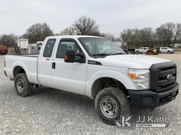 (Hawk Point, MO) 2013 Ford F250 4x4 Extended-Cab Pickup Truck Runs & Moves) (Check engine light on