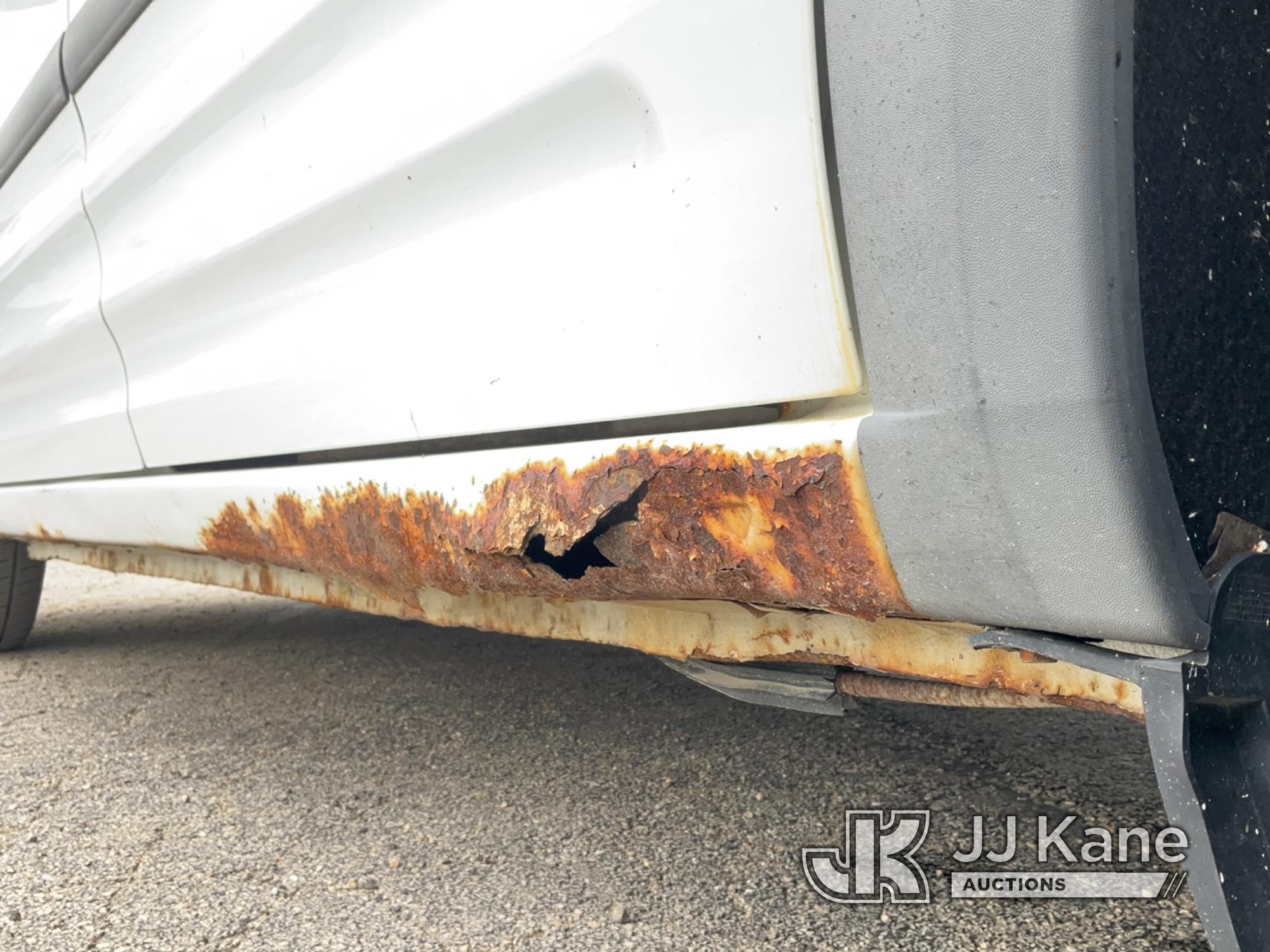 (South Beloit, IL) 2012 Ford Transit Connect Cargo Van Runs & Moves) (Rust Damage