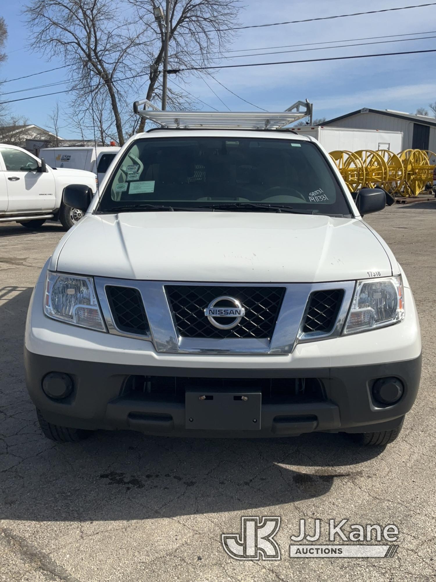 (South Beloit, IL) 2017 Nissan Frontier Extended-Cab Pickup Truck Runs &  Moves) (Body Damage, Paint