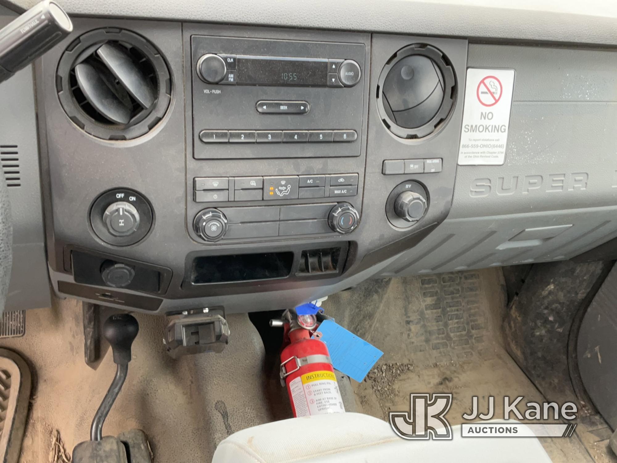 (Hawk Point, MO) 2013 Ford F250 4x4 Extended-Cab Pickup Truck Runs & Moves) (Check engine light on