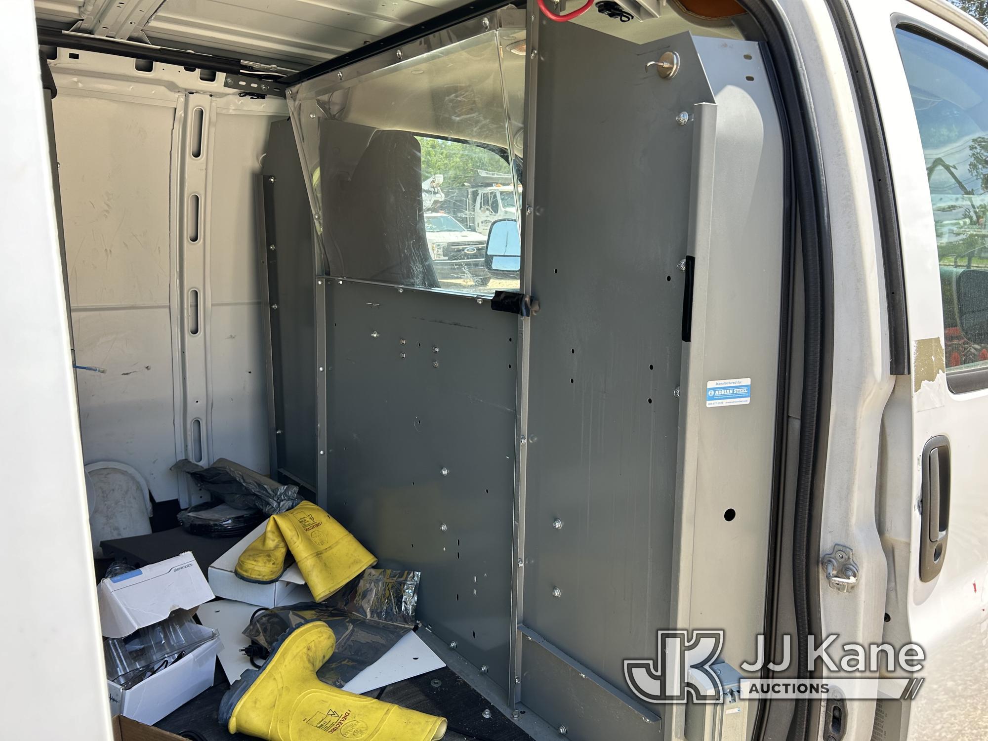 (Robert, LA) 2012 Chevrolet Express G3500 Cargo Van Runs & Moves) (Seats torn, Back Driver Side Door