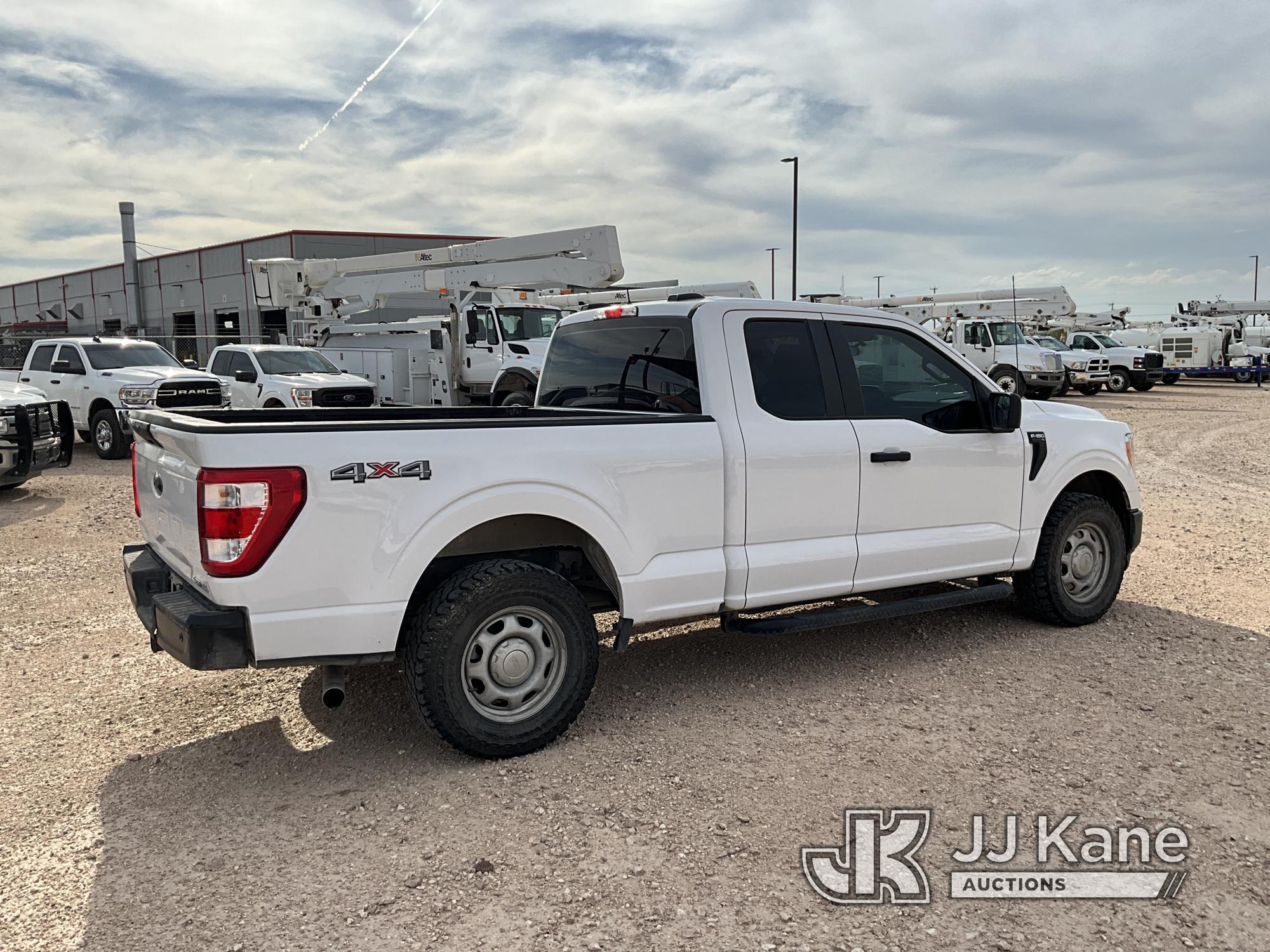 (Odessa, TX) 2021 Ford F150 4x4 Extended-Cab Pickup Truck Runs & Moves) (Cracked Windshield