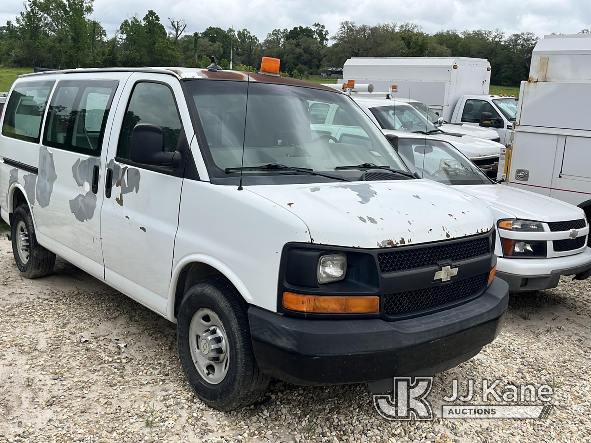 (Robert, LA) 2011 Chevrolet Express G3500 Cargo Van Not Running, Condition Unknown) (Dash Lights Up,