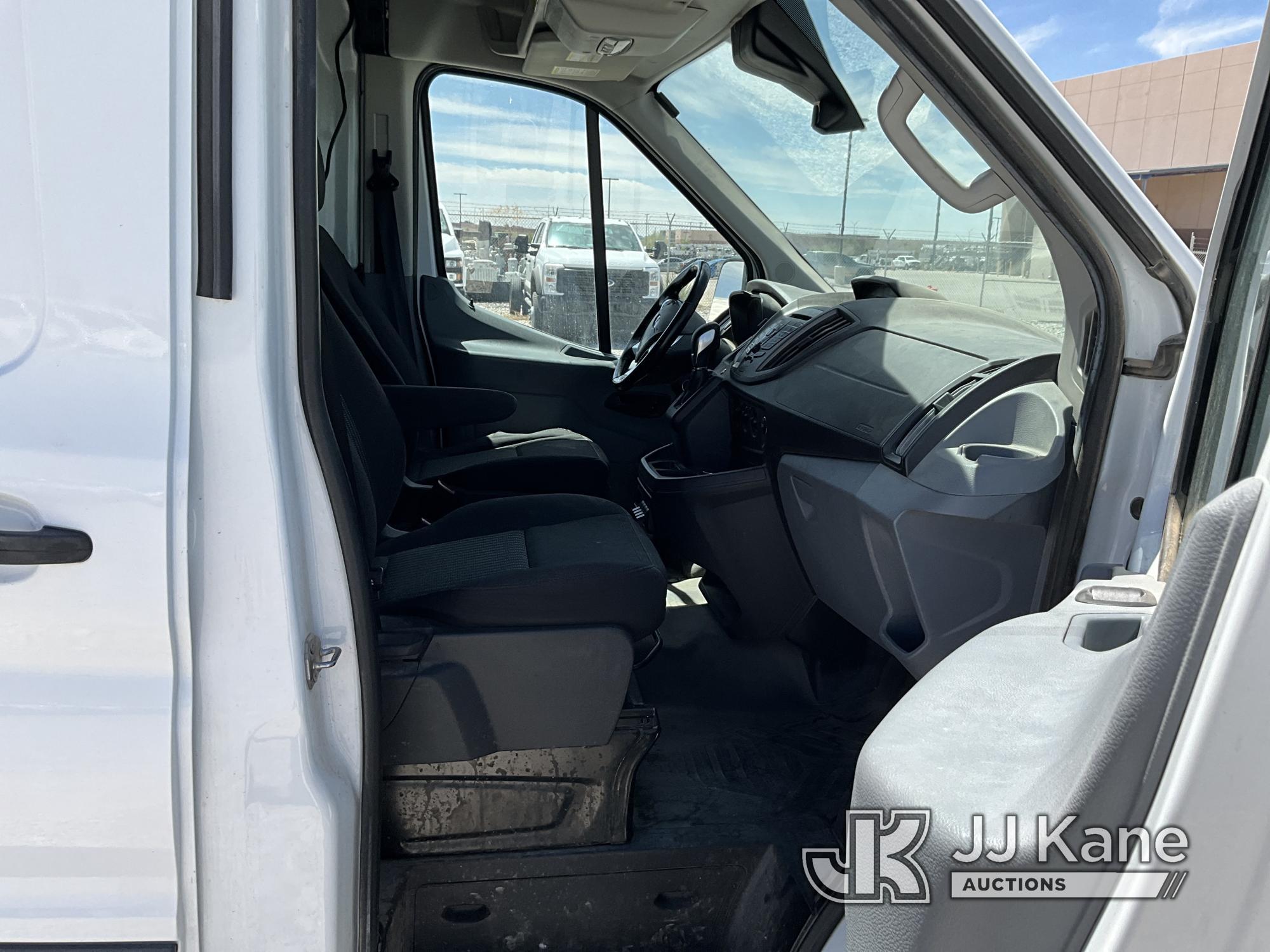 (El Paso, TX) 2017 Ford Transit-250 4x4 Cargo Van Runs & Moves) (TPMS light on,