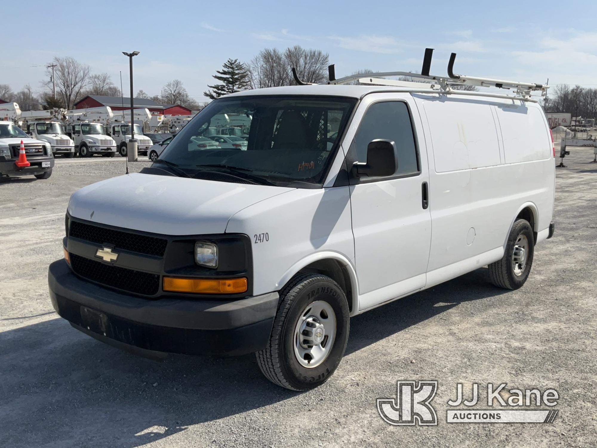 (Hawk Point, MO) 2012 Chevrolet Express G2500 Cargo Van Runs & Moves) (Paint damage)