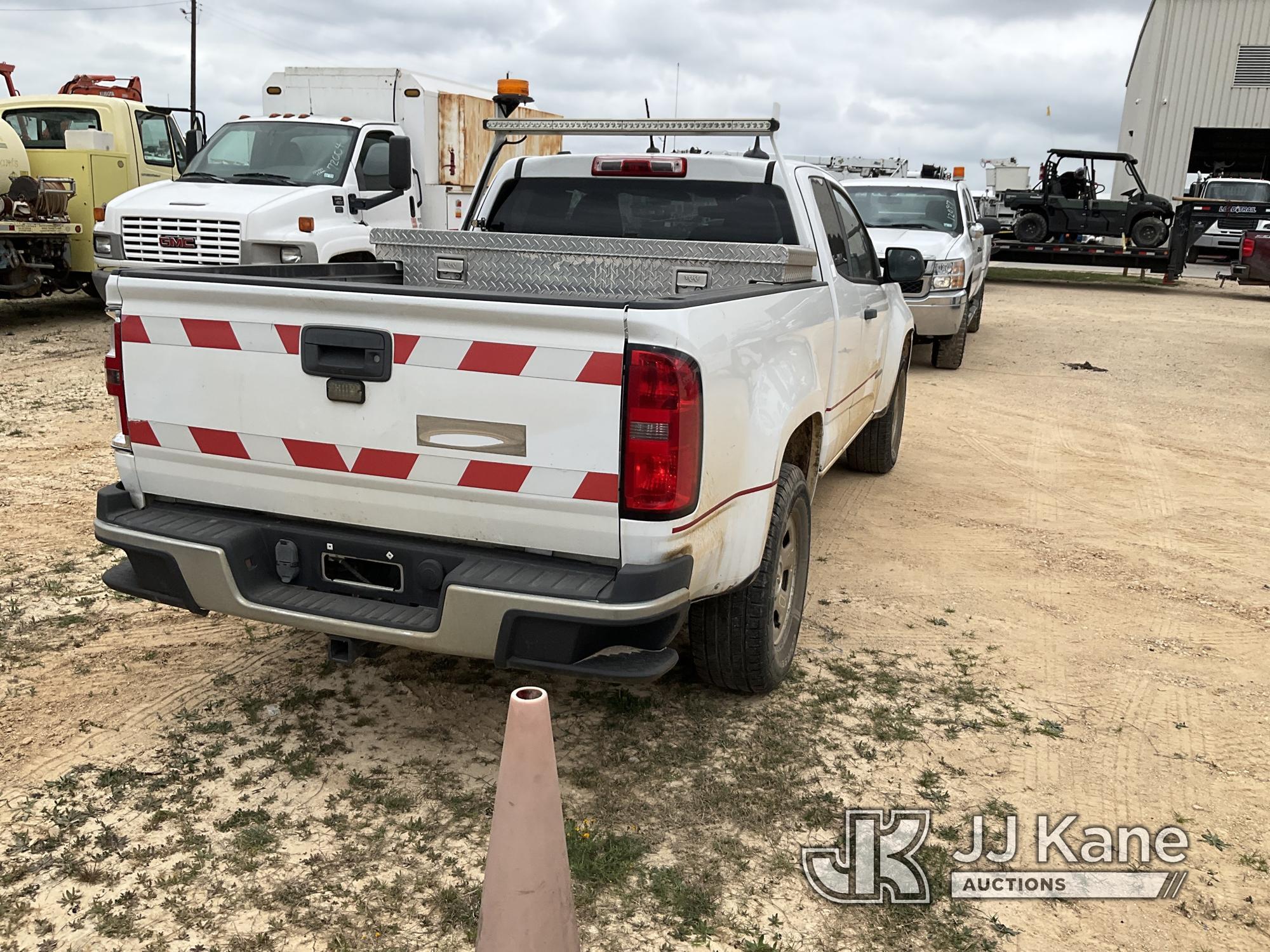 (Houston, TX) 2018 Chevrolet Colorado Extended-Cab Pickup Truck Runs & Moves) (Slams Into Reverse