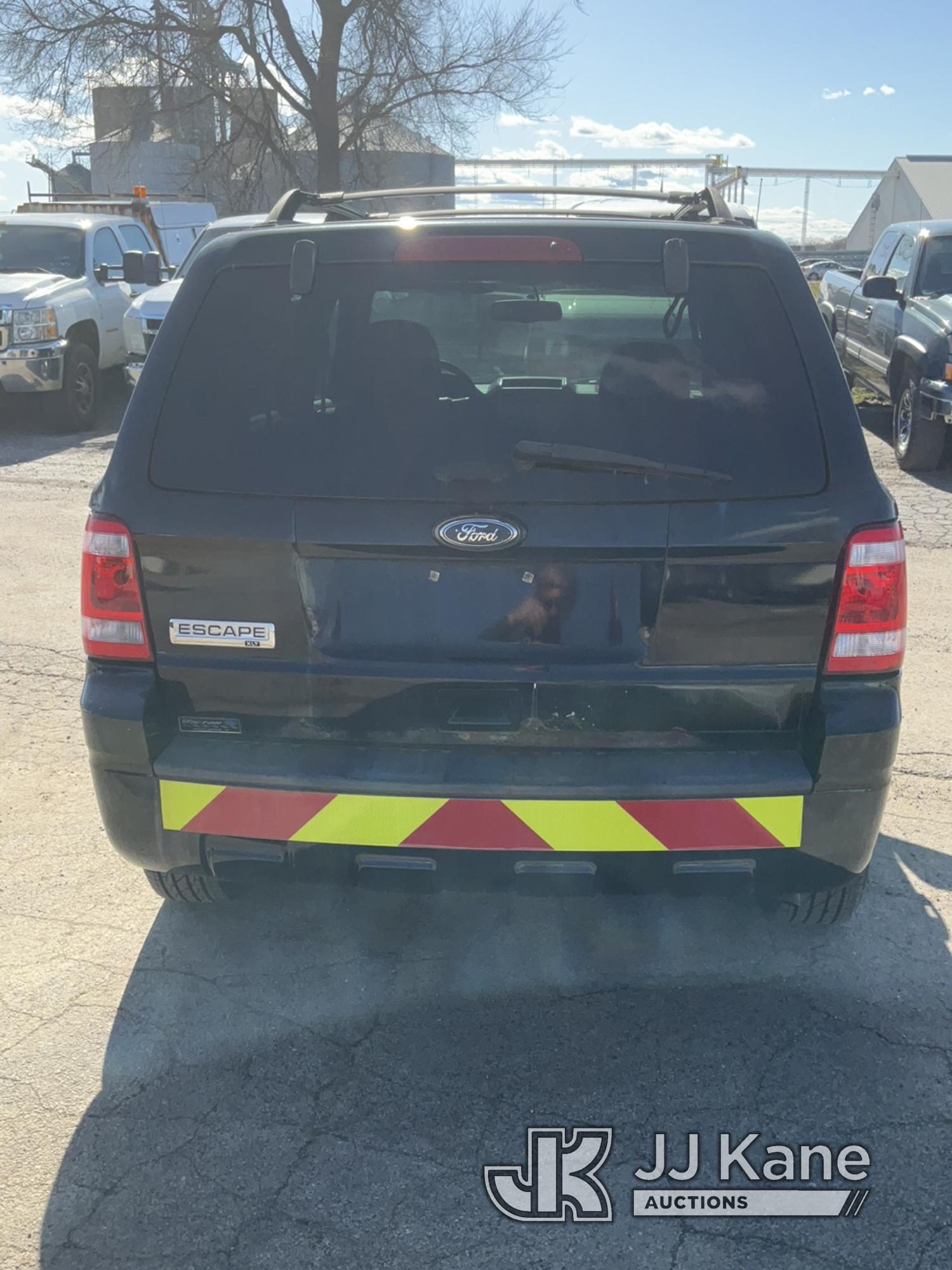 (South Beloit, IL) 2012 Ford Escape AWD Sport Utility Vehicle Runs & Moves) (Jump to Start-Needs Bat