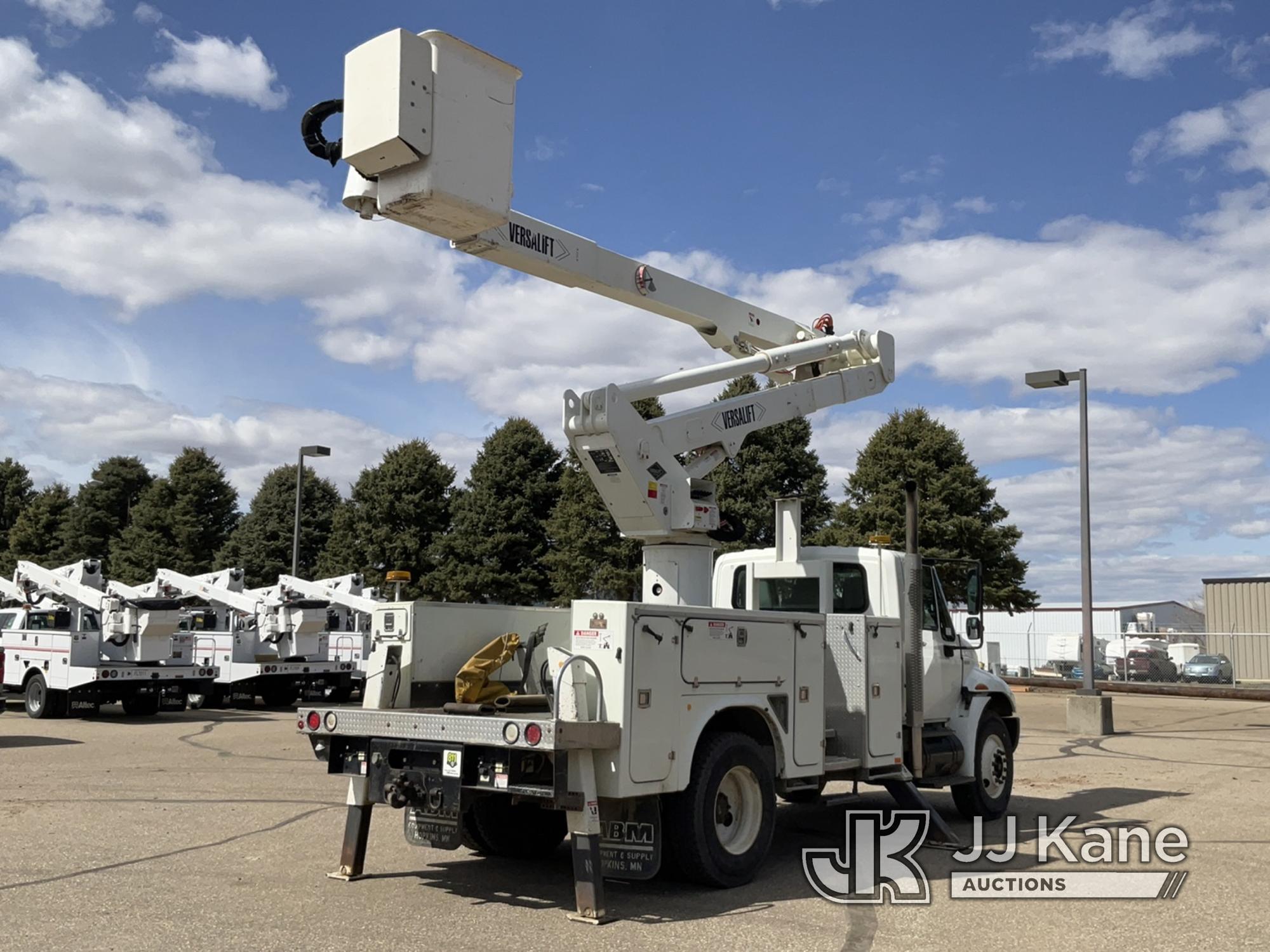 (Bismarck, ND) Versalift VST5500I, Articulating & Telescopic Material Handling Bucket Truck center m