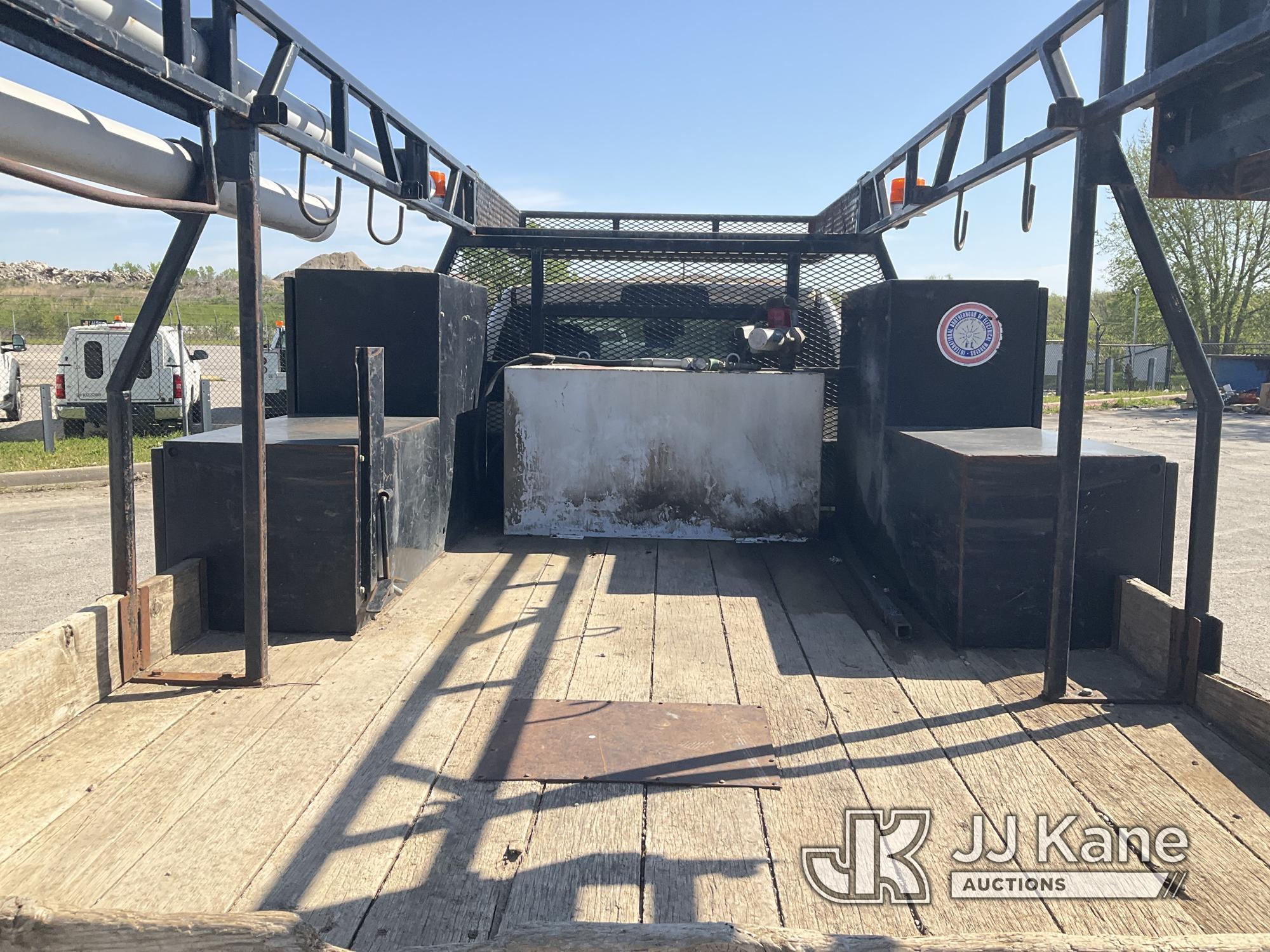(Kansas City, MO) 2014 RAM 5500 4x4 Crew-Cab Flatbed Truck Runs & Moves) (Sluggish When Taking Off,