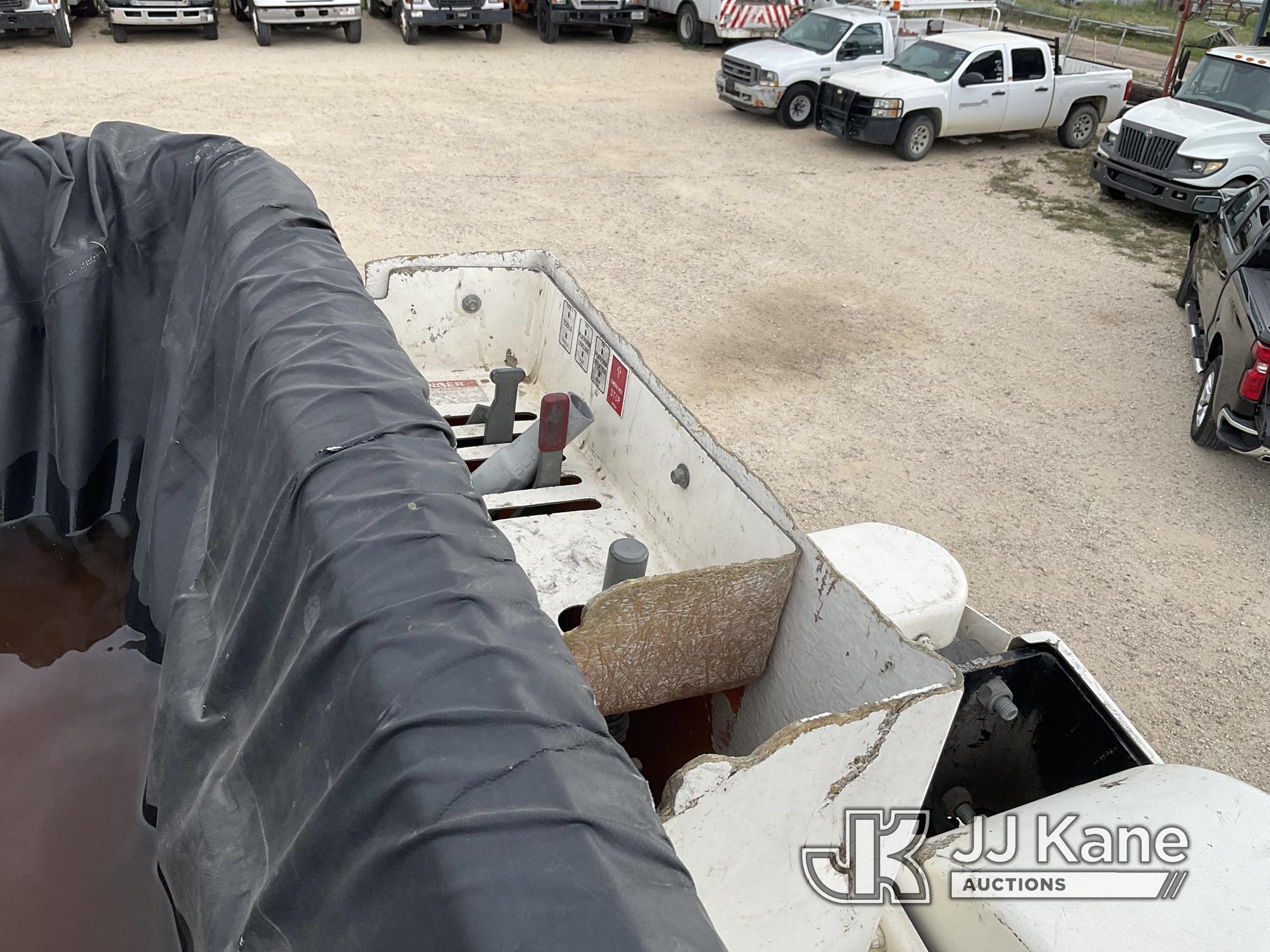(San Antonio, TX) HiRanger TCX-60, Bucket Truck rear mounted on 2009 International 7400 Utility Truc