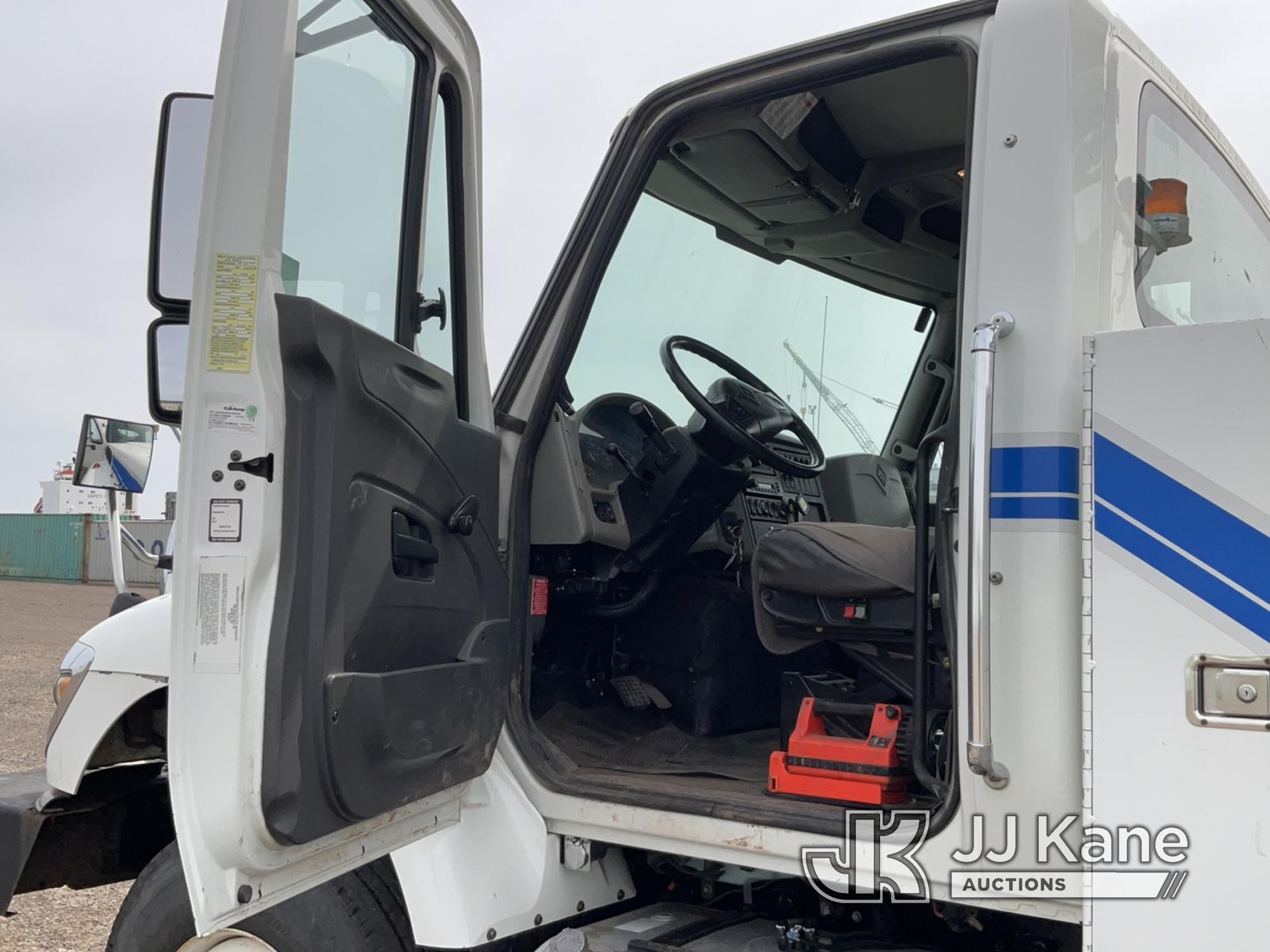 (Duluth, MN) Terex HiRanger HR46-M, Material Handling Bucket Truck rear mounted on 2012 Internationa