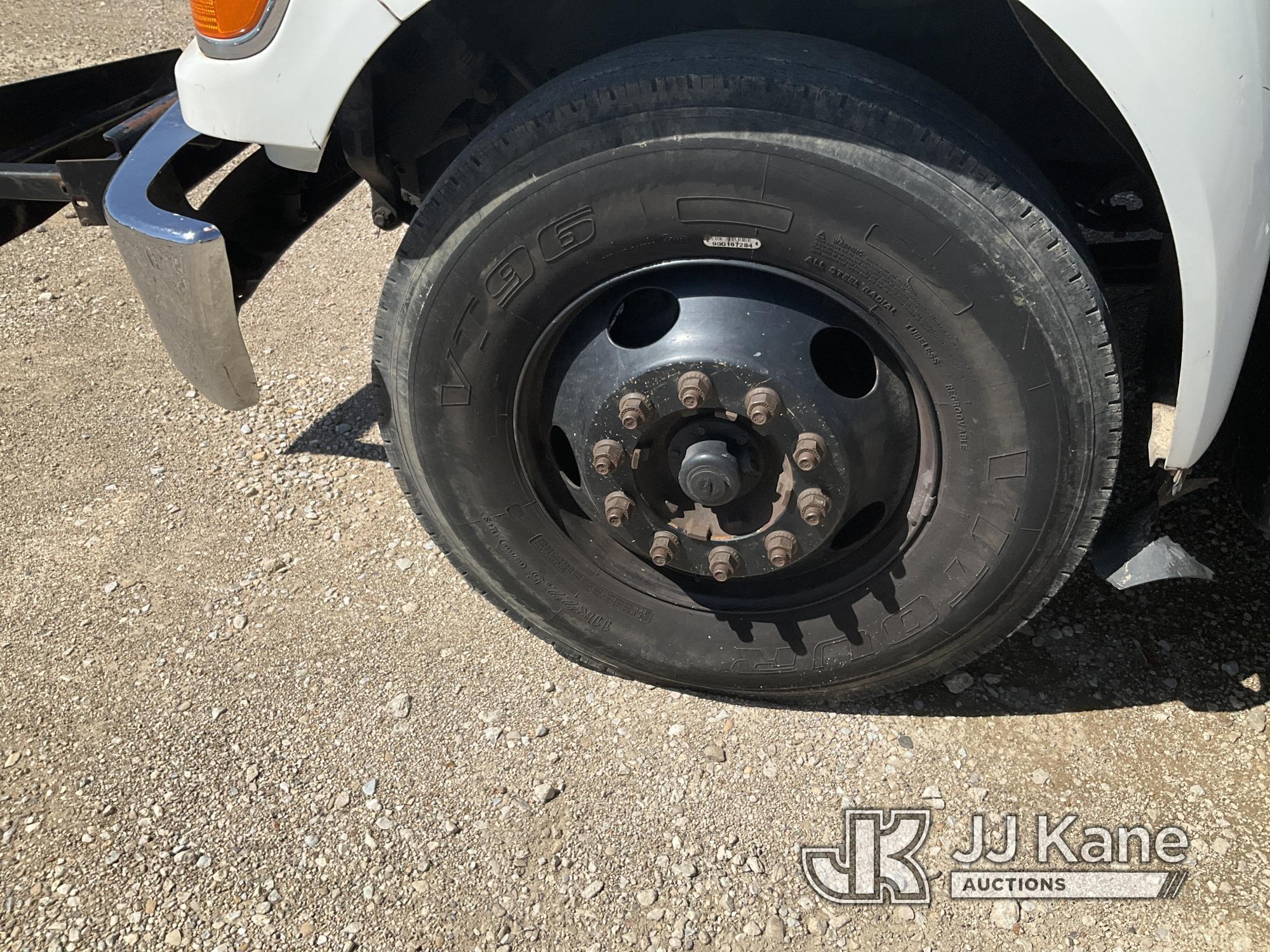 (Waxahachie, TX) 2013 Ford F750 Chipper Dump Truck Not Running, Condition Unknown, Body Damage) (Sel