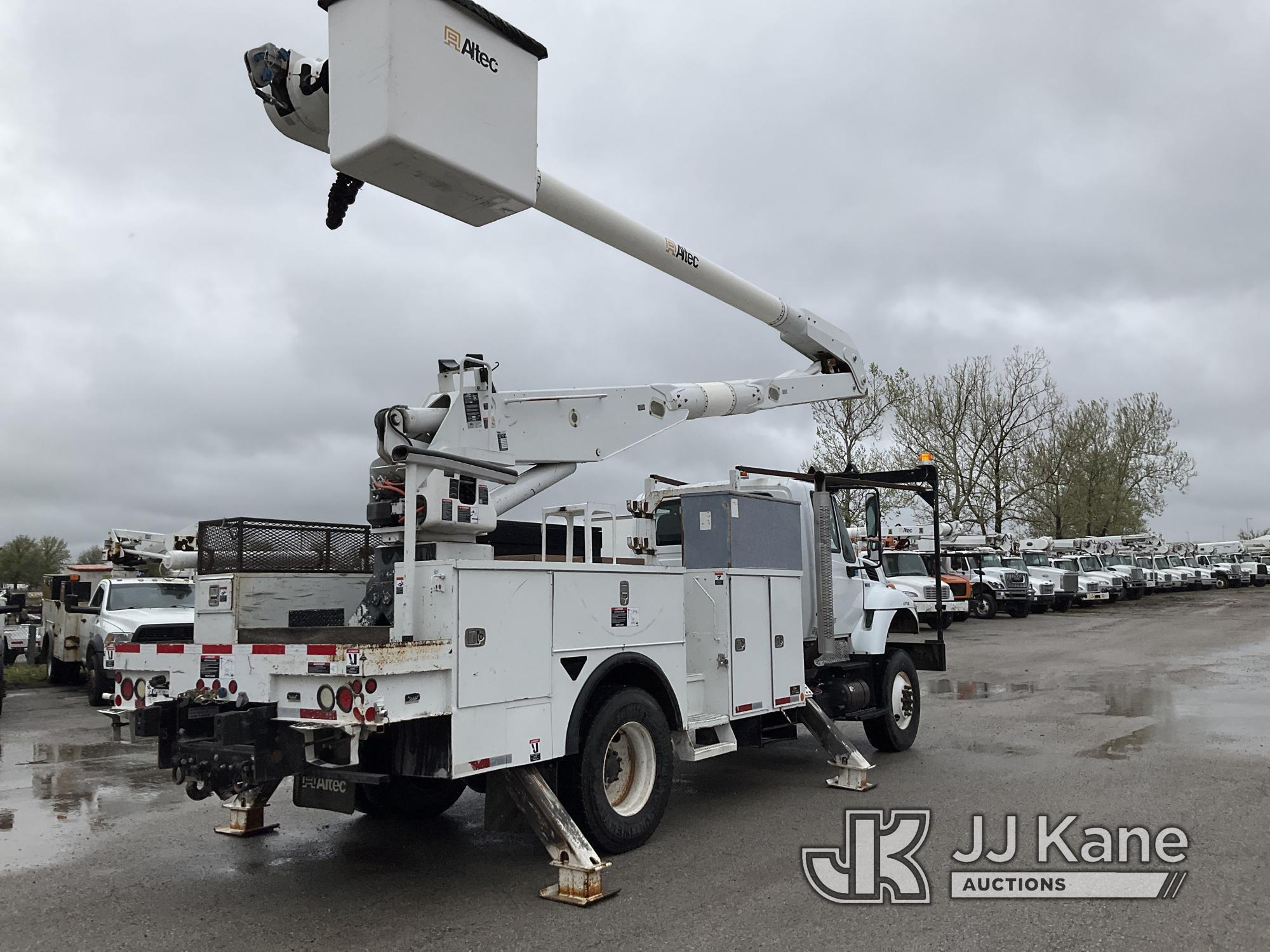 (Kansas City, MO) Altec AA755, Material Handling Bucket Truck rear mounted on 2013 International 430