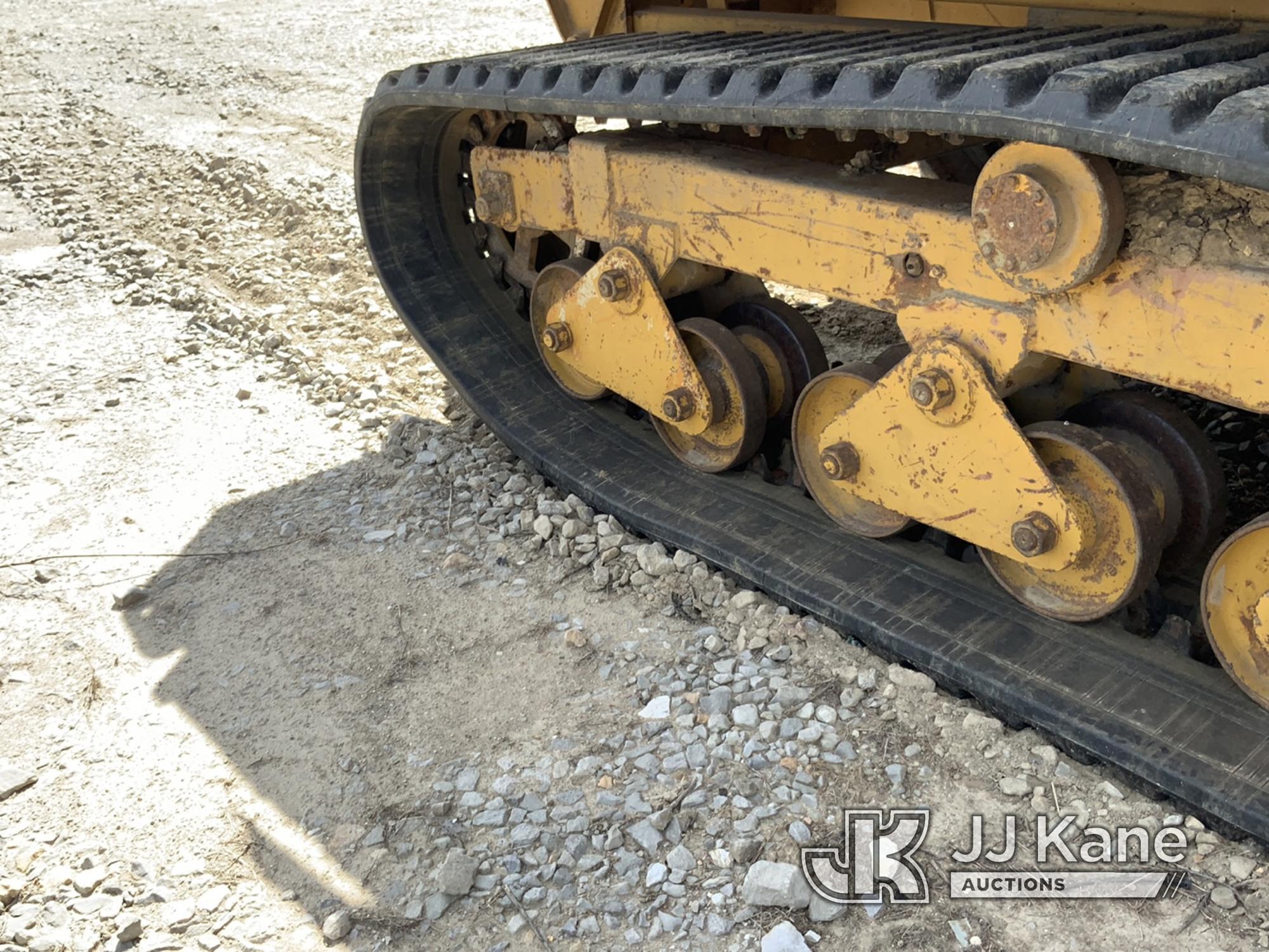 (Tipton, MO) 1988 Marooka MST600 All-Terrain Track Machine Dump Runs, Will Not Move, Bad Drive Motor