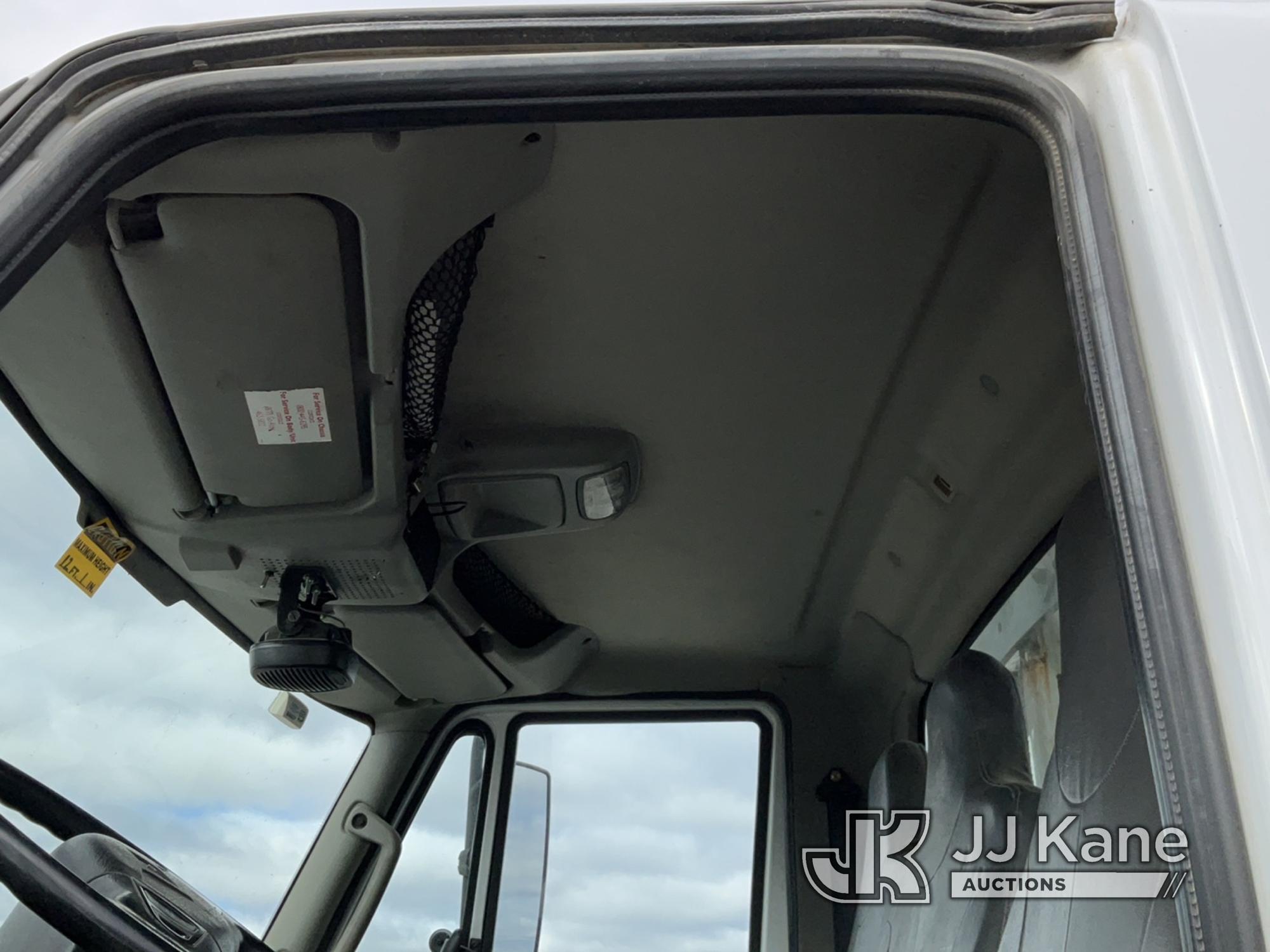 (Hawk Point, MO) Altec AA755-P, Bucket Truck rear mounted on 2013 International Durastar 4300 Utilit
