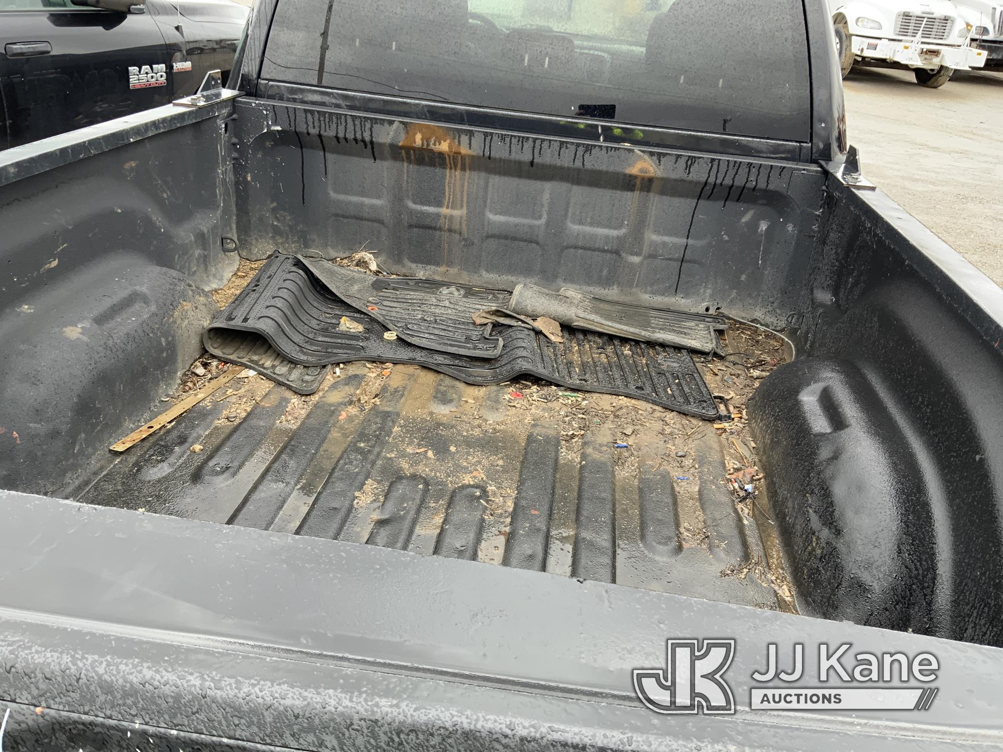 (Fort Wayne, IN) 2017 RAM 2500 4x4 Crew-Cab Pickup Truck Not Running, Condition Unknown, No Crank, E