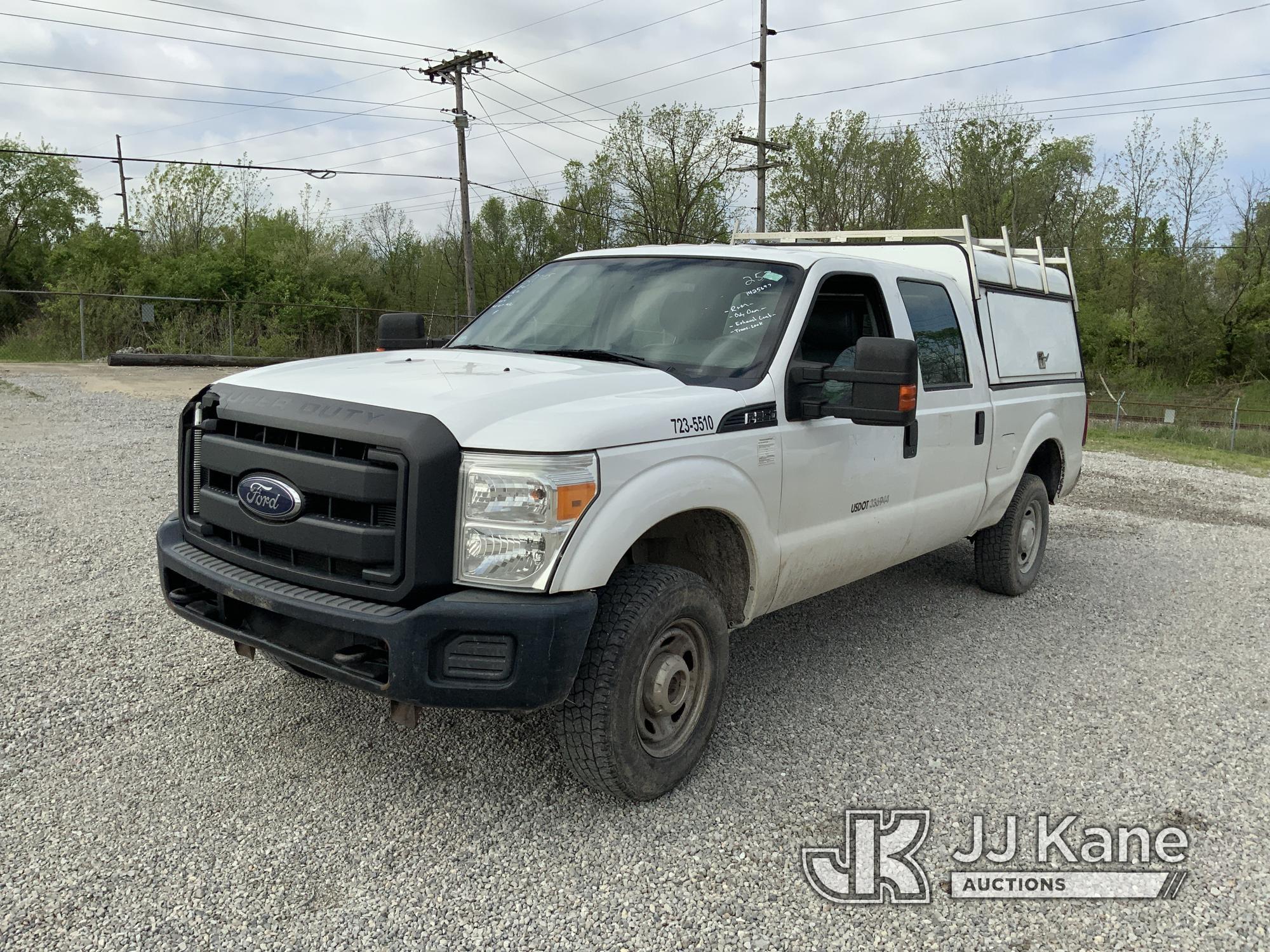 (Fort Wayne, IN) 2015 Ford F250 Crew-Cab Pickup Truck Runs & Moves) (Transmission Leak, Exhaust Leak